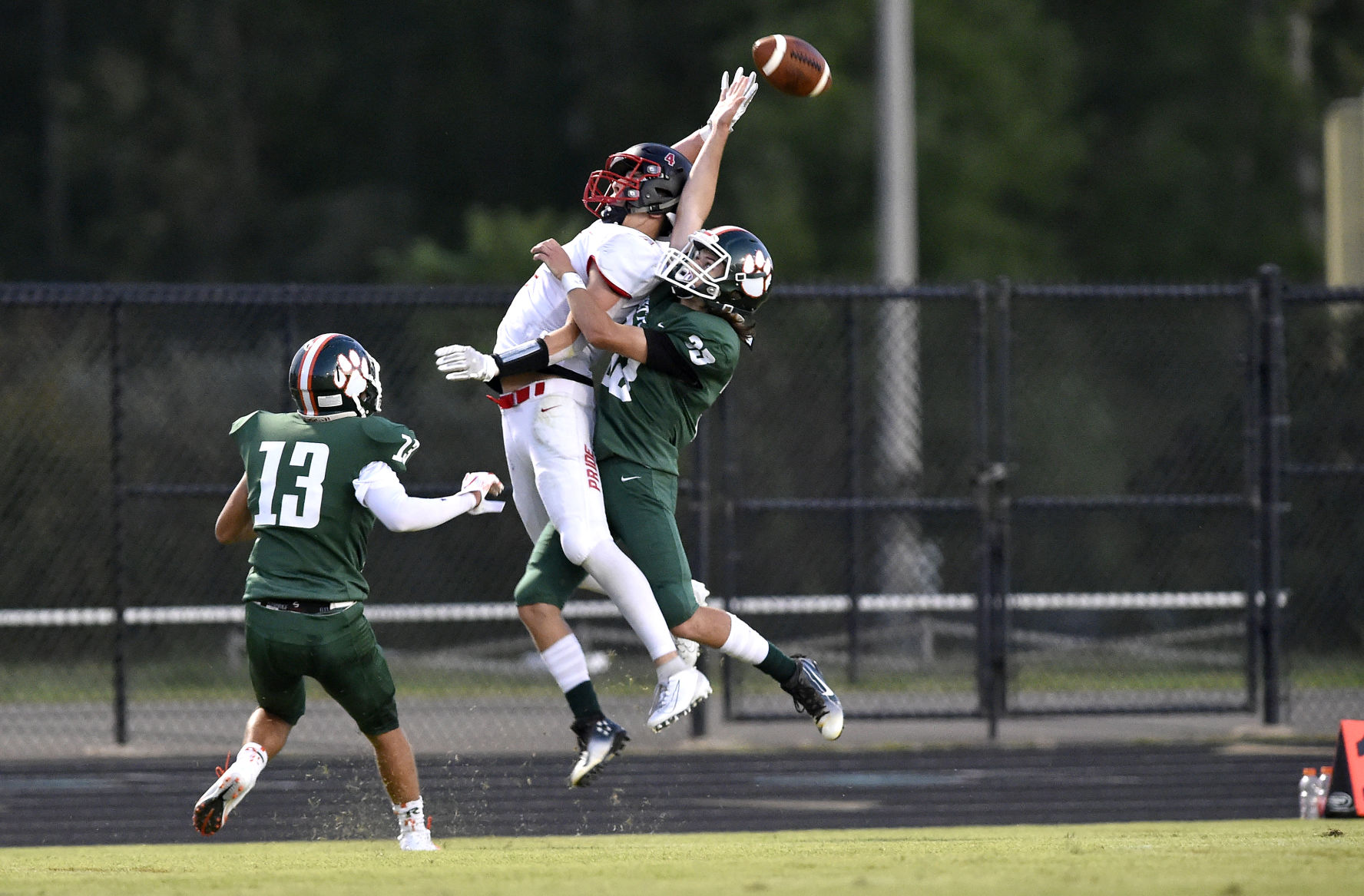 B_KR_Foot_Brett_Knox_33_v_Heritage_Foot_18_Max_Jannes_4.JPG